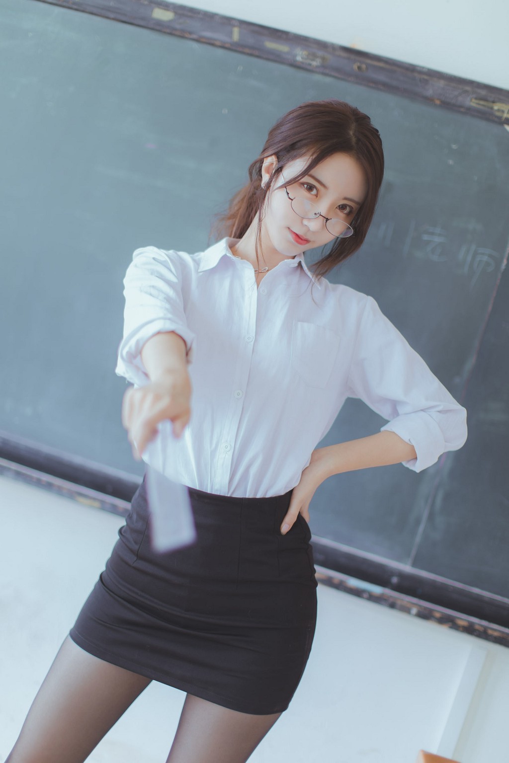 Coser Kurokawa "Black Silk Teacher" [Cosplay Welfare] Photobook [43P