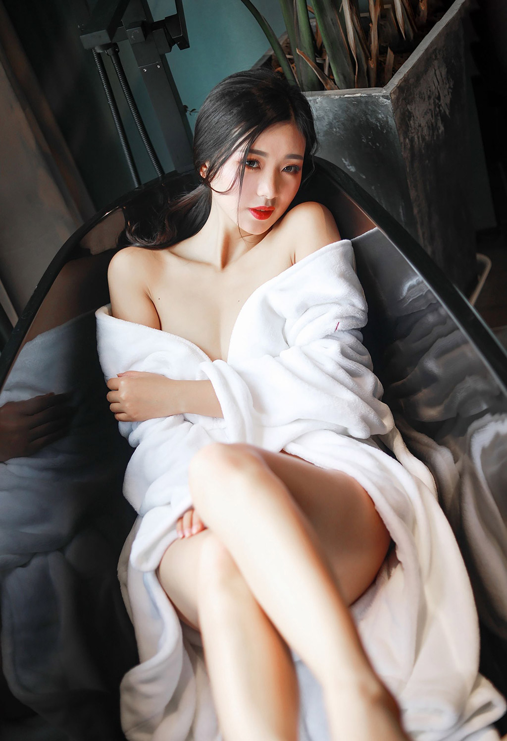 宋KiKi性感的和服贴身的连体