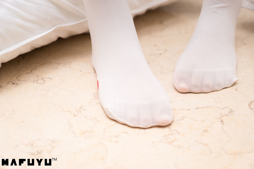 가구라자카 마후유 《고양이 발톱 흰 실크 시리즈》 [COSPLAY 미녀] 사진집[100P