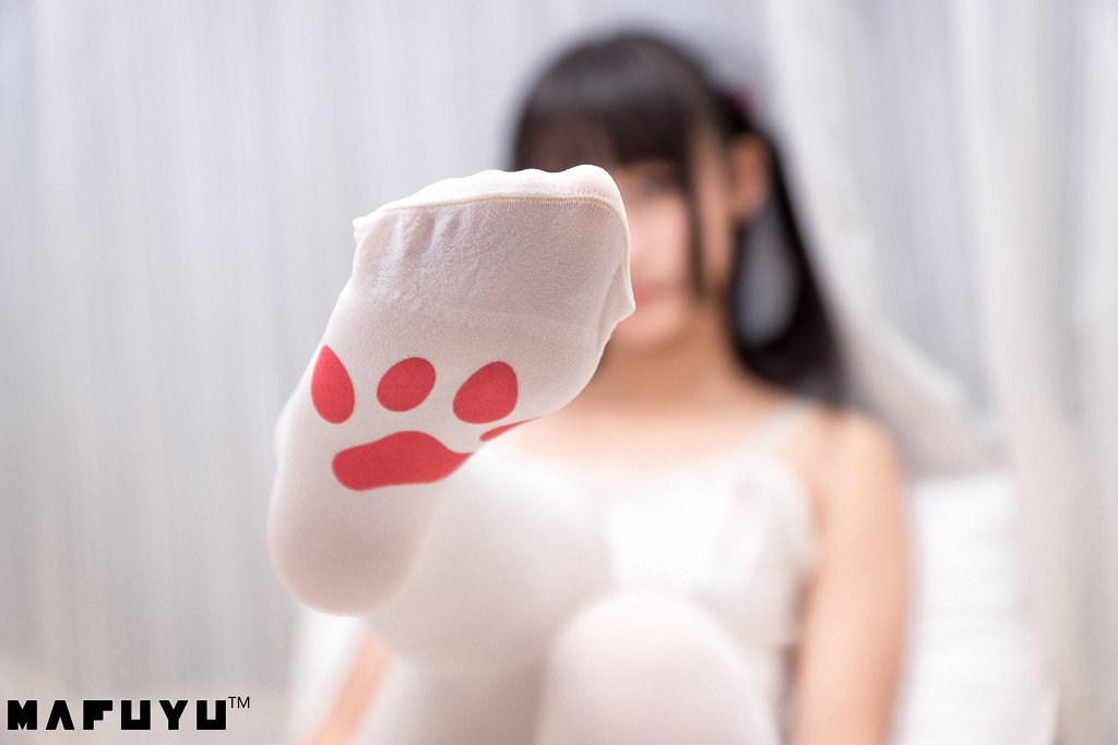 가구라자카 마후유 《고양이 발톱 흰 실크 시리즈》 [COSPLAY 미녀] 사진집[100P
