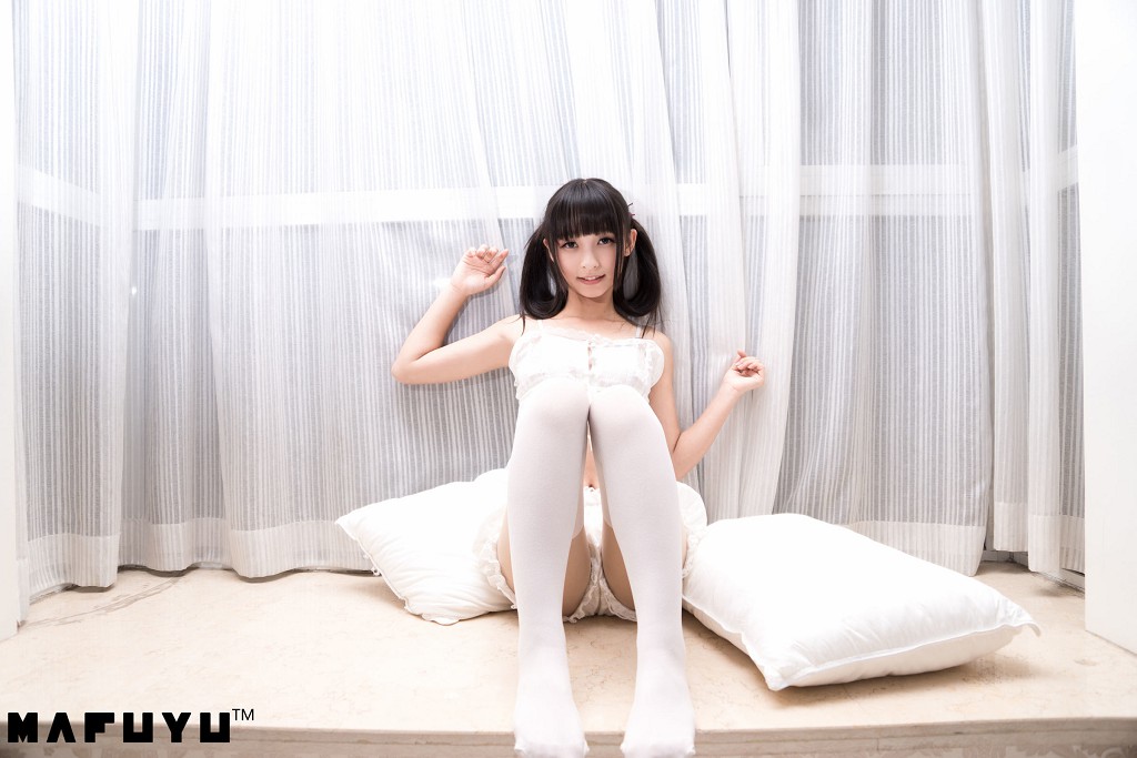가구라자카 마후유 《고양이 발톱 흰 실크 시리즈》 [COSPLAY 미녀] 사진집[100P