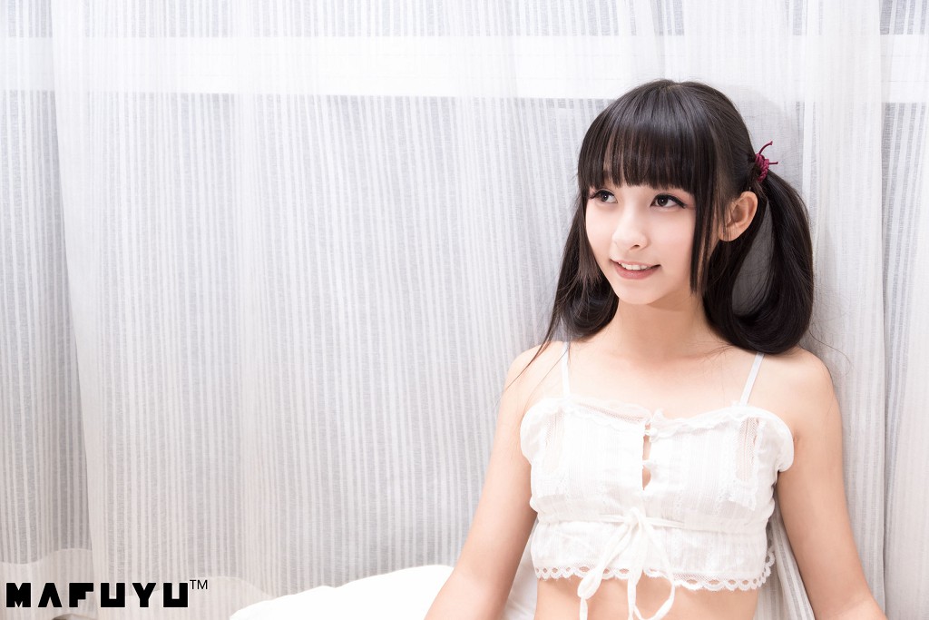 가구라자카 마후유 《고양이 발톱 흰 실크 시리즈》 [COSPLAY 미녀] 사진집[100P