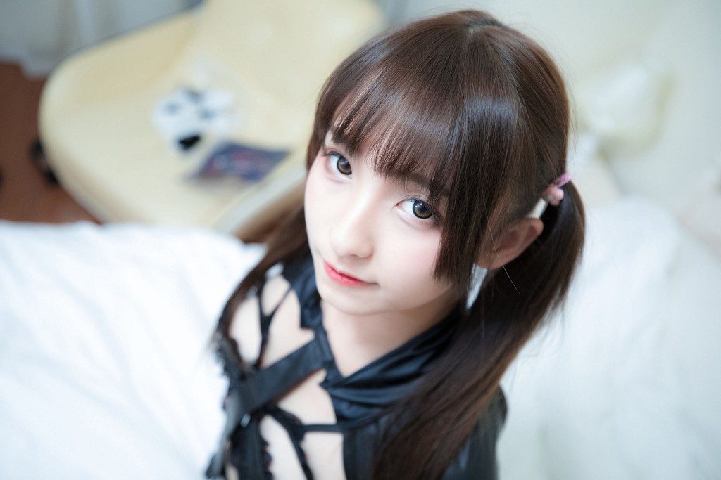 โคเซอร์ คาคุระซากะ มาฟุยุ 《ลิตเทิล เดวิล》 [ฟูหลี่คอสเพลย์] หนังสือภาพ [150P