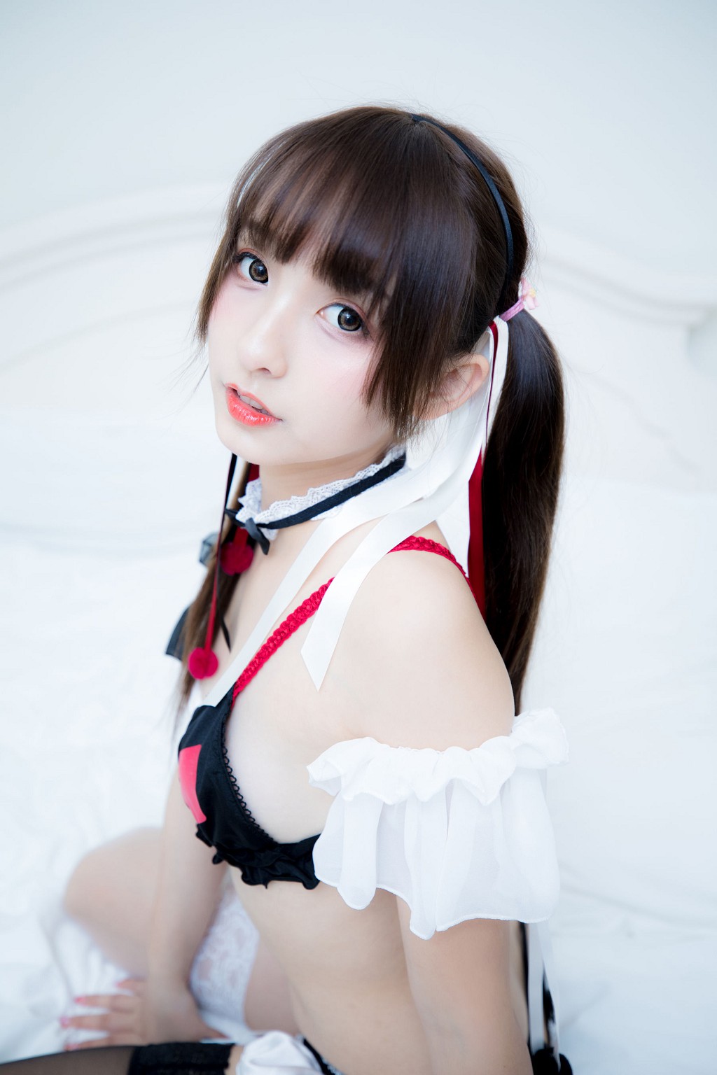 โคเซอร์ คาคุระซากะ มาฟุยุ 《ลิตเทิล เดวิล》 [ฟูหลี่คอสเพลย์] หนังสือภาพ [150P
