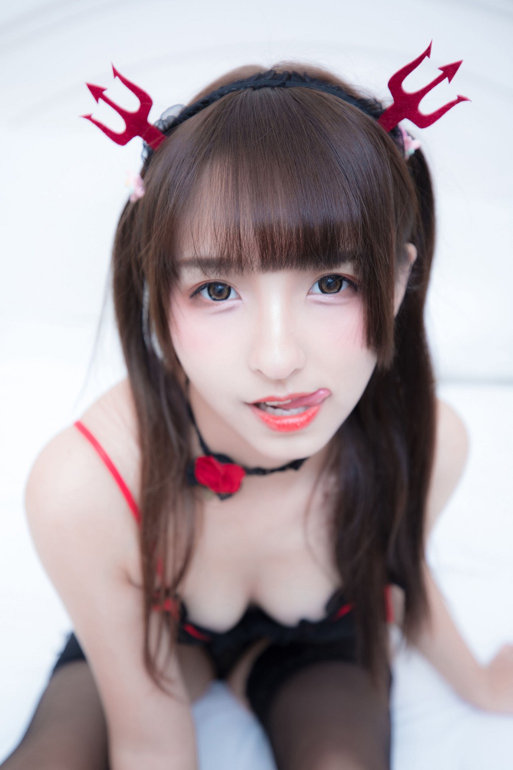 โคเซอร์ คาคุระซากะ มาฟุยุ 《ลิตเทิล เดวิล》 [ฟูหลี่คอสเพลย์] หนังสือภาพ [150P
