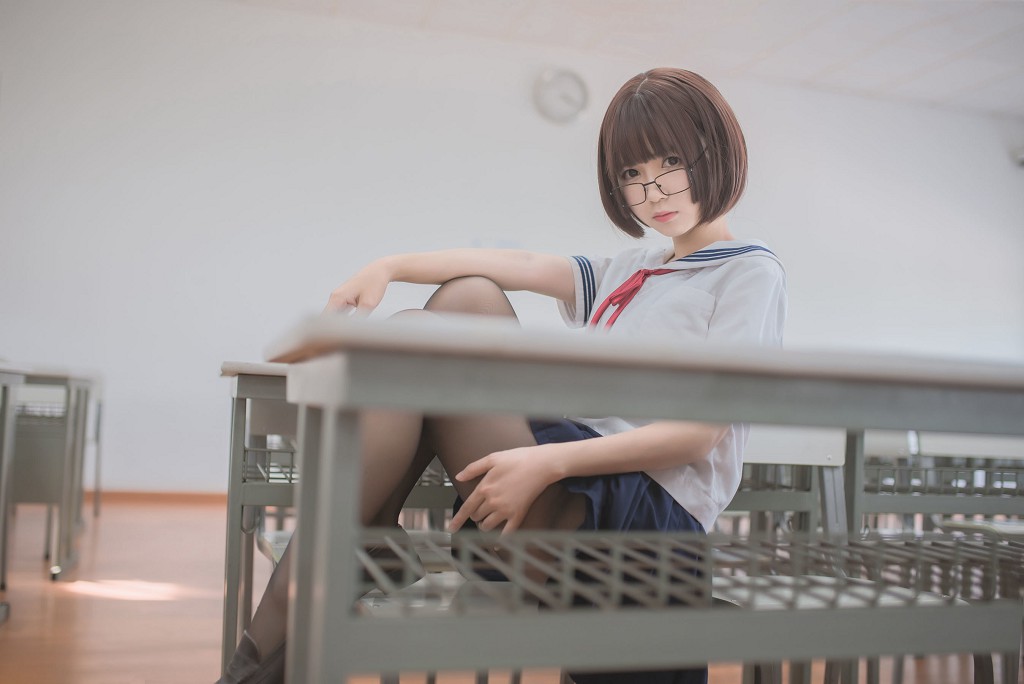白金Saki《蘑菇头黑丝JK》 [Cosplay福利] 写真集[26P]