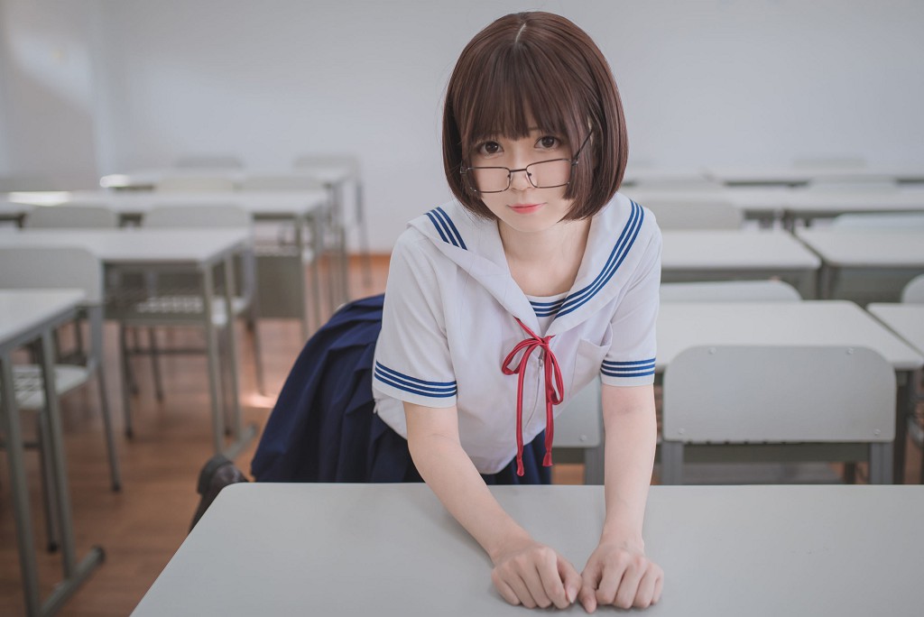 白金Saki《蘑菇头黑丝JK》 [Cosplay福利] 写真集[26P]