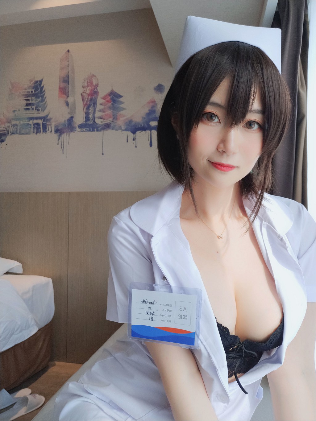 ไปยิน81 "พยาบาลผมสั้น" [Cosplay สาว] หนังสือภาพ[37P