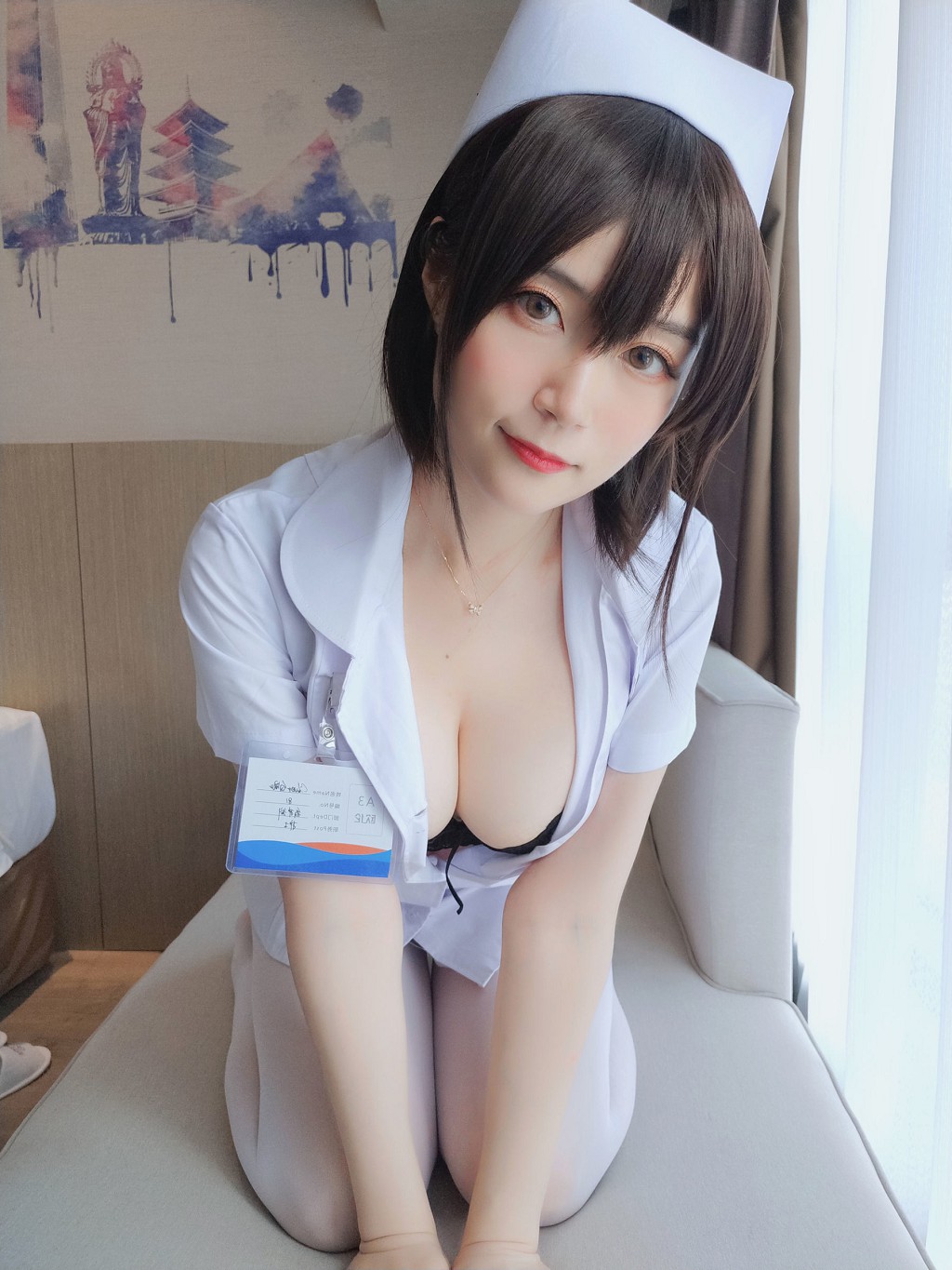 ไปยิน81 "พยาบาลผมสั้น" [Cosplay สาว] หนังสือภาพ[37P