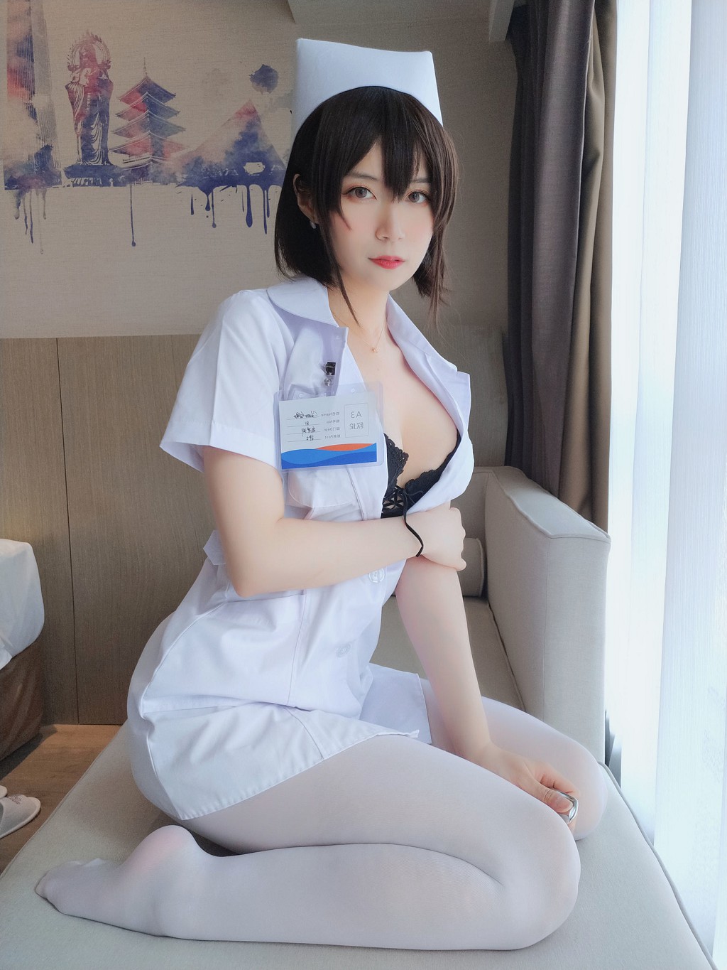 ไปยิน81 "พยาบาลผมสั้น" [Cosplay สาว] หนังสือภาพ[37P