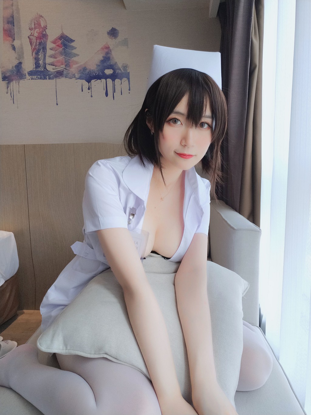 ไปยิน81 "พยาบาลผมสั้น" [Cosplay สาว] หนังสือภาพ[37P