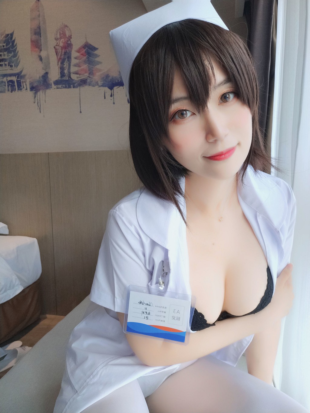 ไปยิน81 "พยาบาลผมสั้น" [Cosplay สาว] หนังสือภาพ[37P