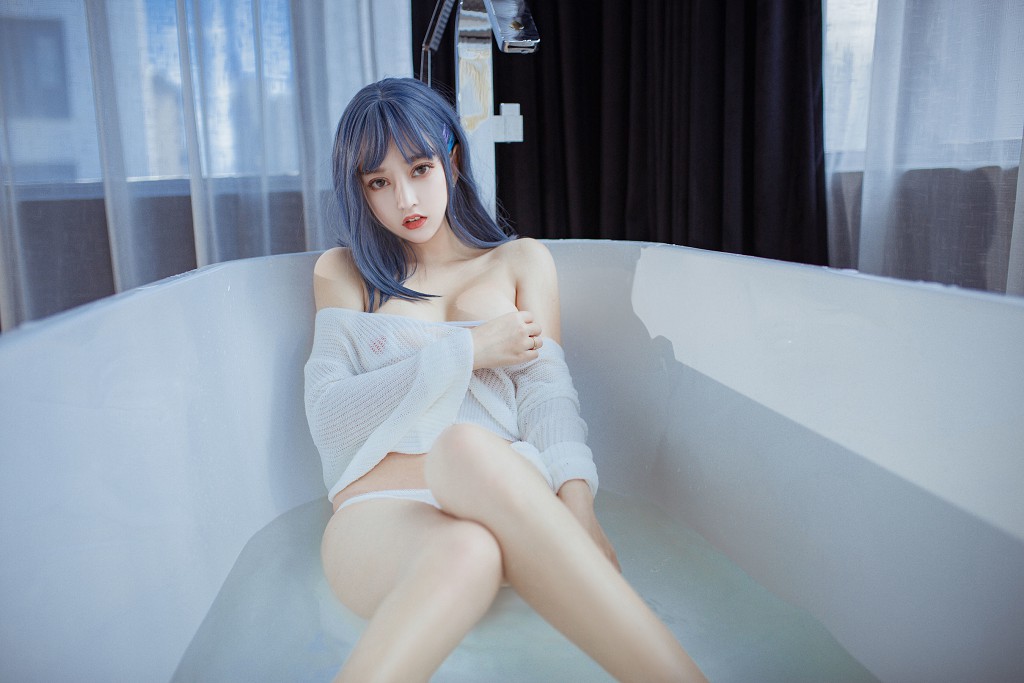 米线线sama 《浴缸》 [Cosplay少女] 写真集[23P]