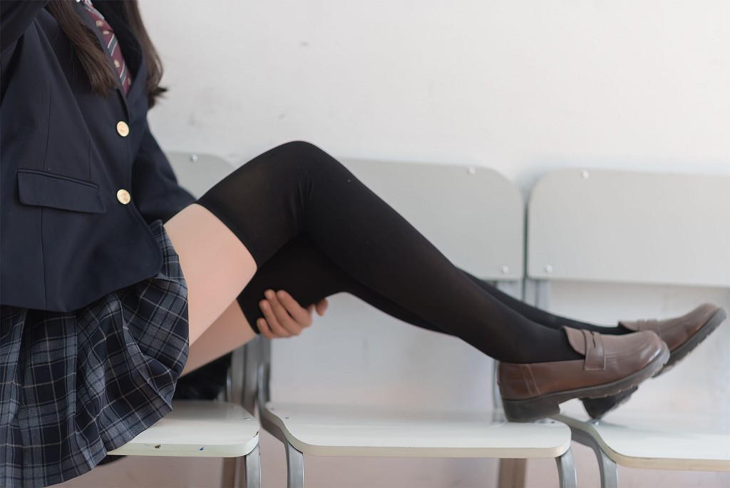 萌妹木绵绵OwO《西式JK》 [COSER美女] 写真集[47P]