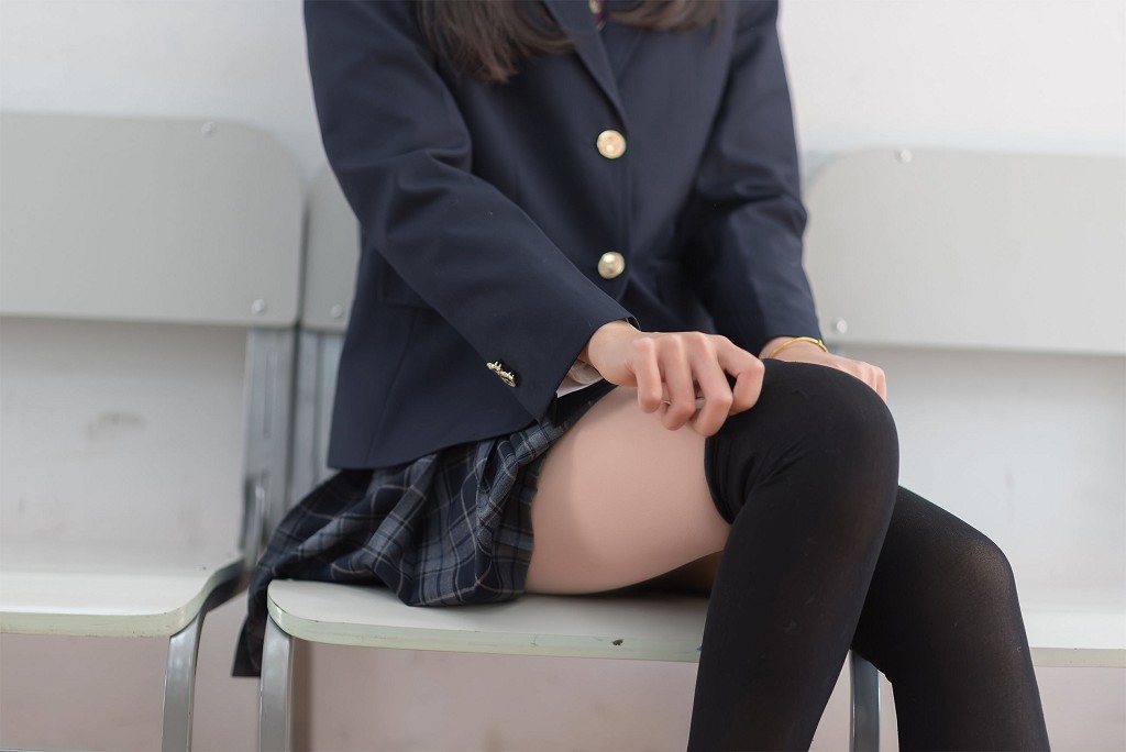 萌妹木绵绵OwO《西式JK》 [COSER美女] 写真集[47P]