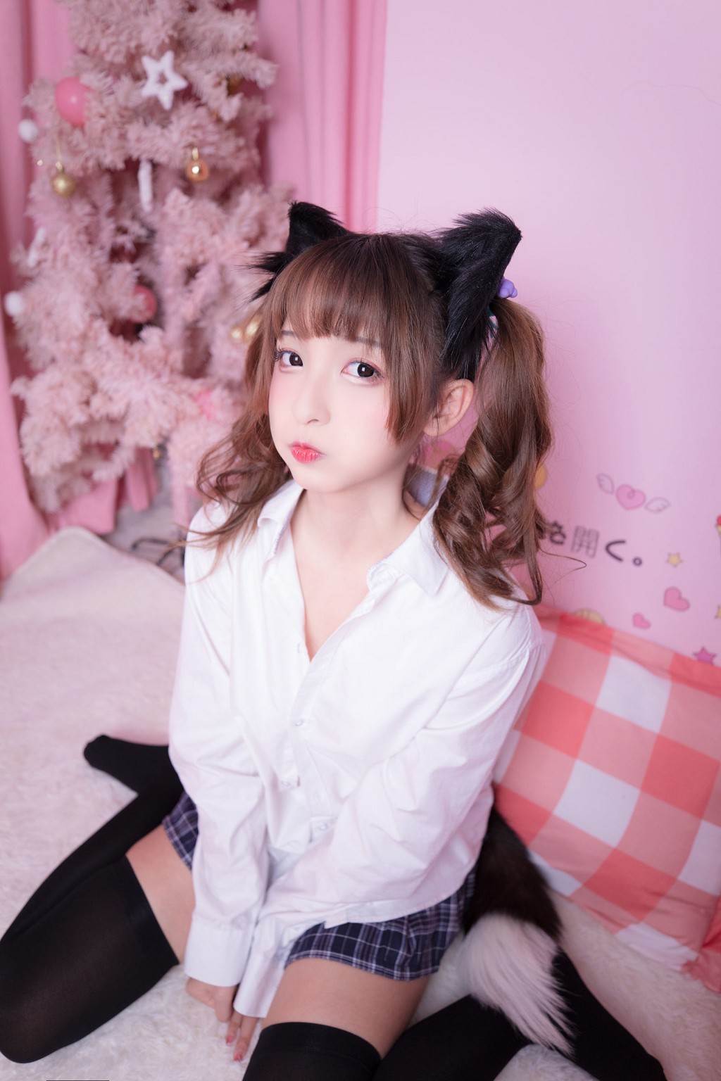 COSER Kagurazaka Mafuyu "The Sound of Desire" [Welfare Cosplay] Photo Book [150P