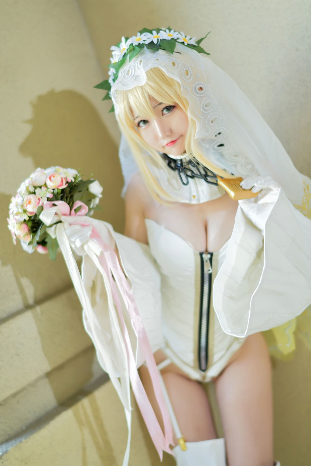 ナゲサ魔物女《白衣騎士》 [コスプレ美女] 写真集[45P