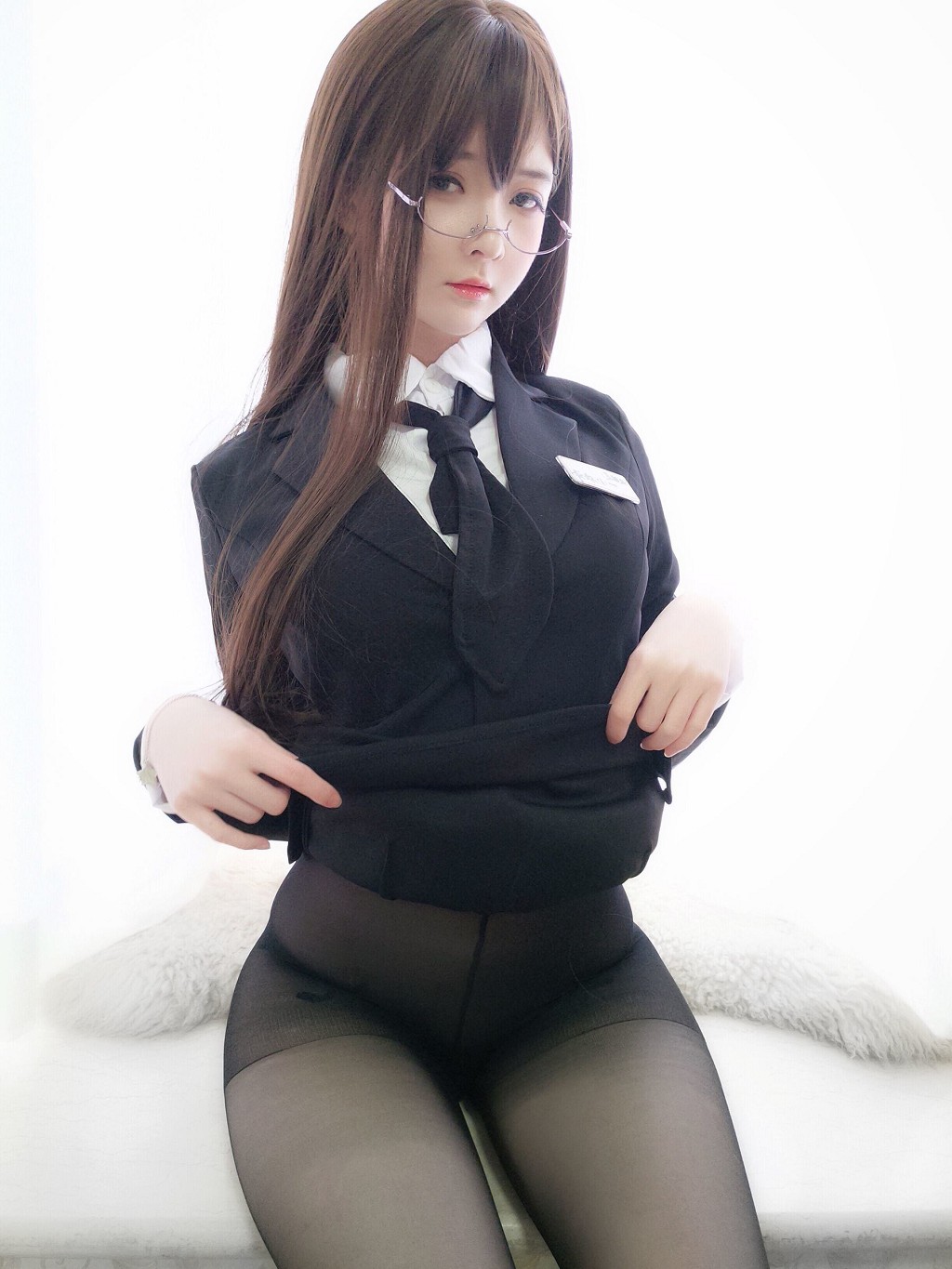 Yi Xiao Yang Ze: Assistant Sister [Cosplay Beauty] Photobook [51P
