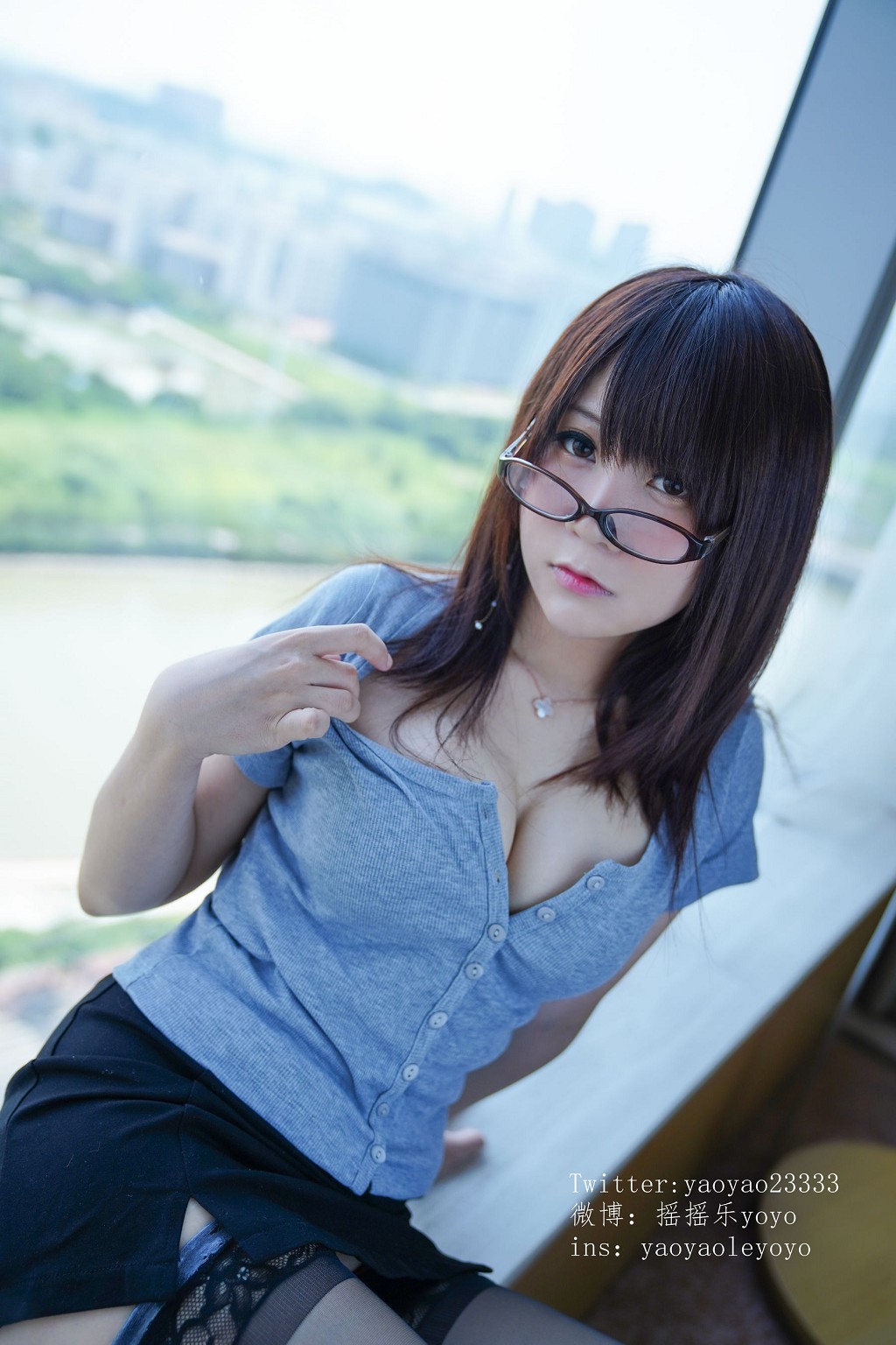 COSER摇摇乐yoyo《制服御姐》 [Cosplay福利] 写真集[150P]
