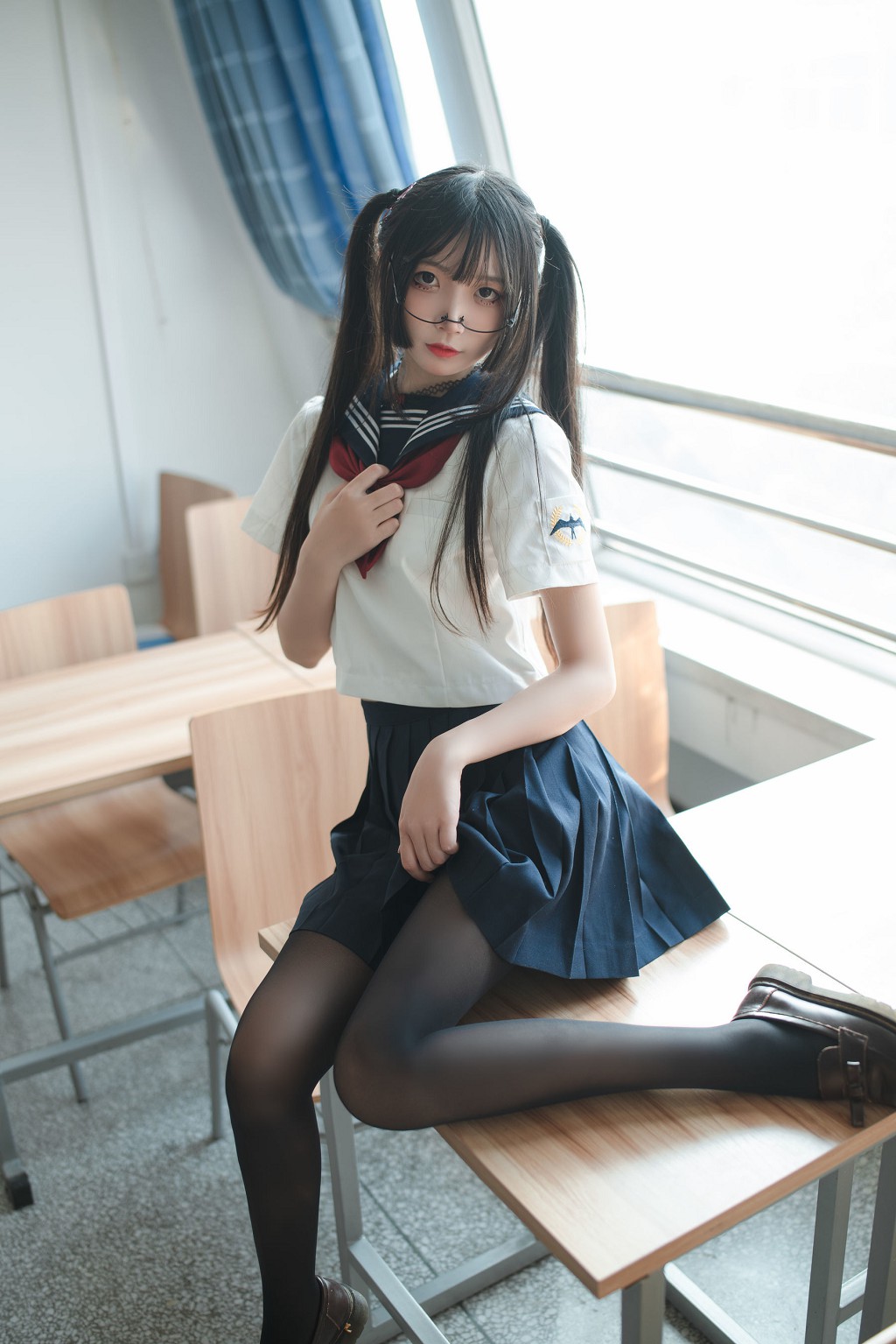 อู๋กงไป้กุ้ย 《JK เซจิฟุก》 [คอสเพลย์สาวสวย] หนังสือภาพ[43P