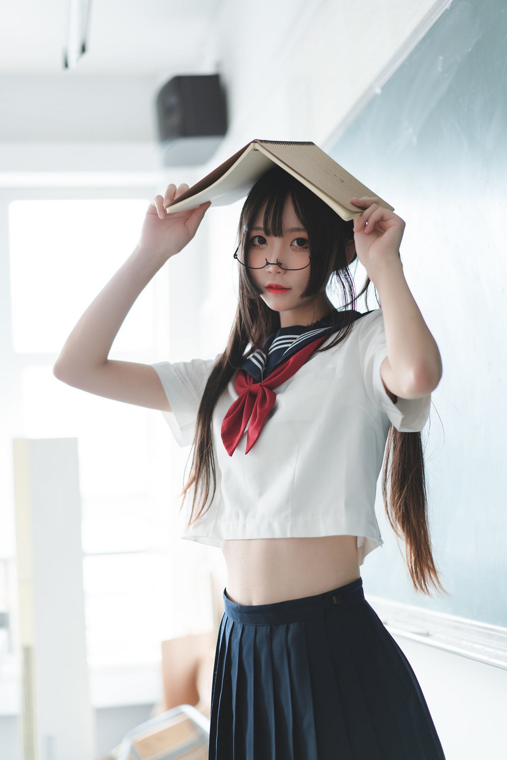 อู๋กงไป้กุ้ย 《JK เซจิฟุก》 [คอสเพลย์สาวสวย] หนังสือภาพ[43P