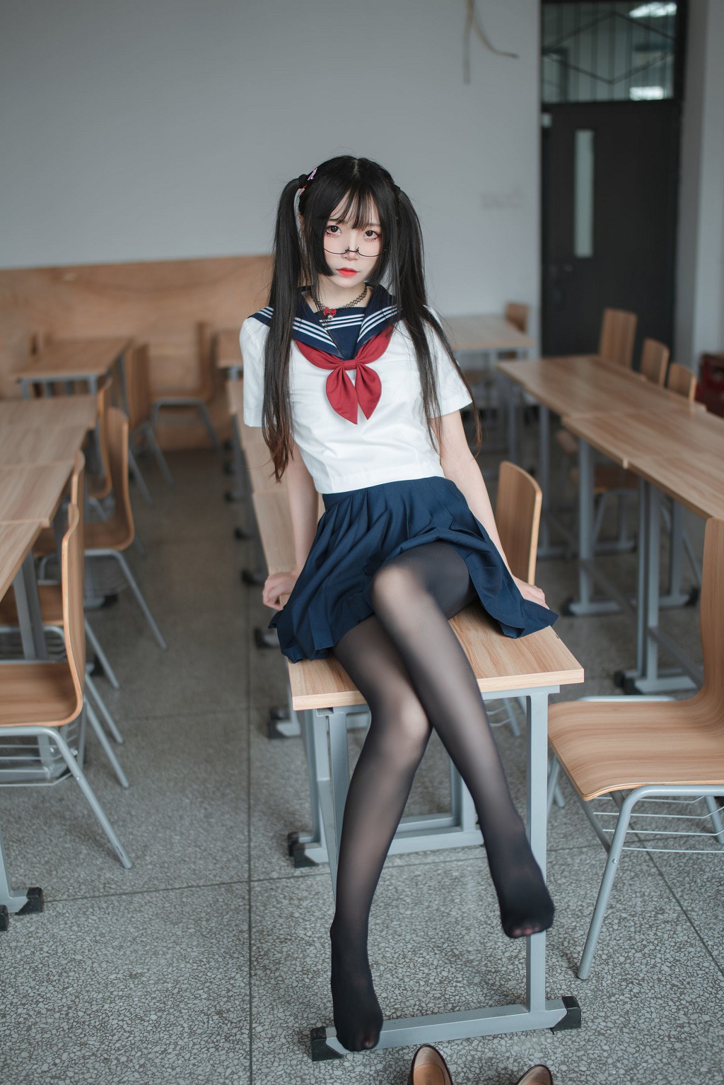 อู๋กงไป้กุ้ย 《JK เซจิฟุก》 [คอสเพลย์สาวสวย] หนังสือภาพ[43P