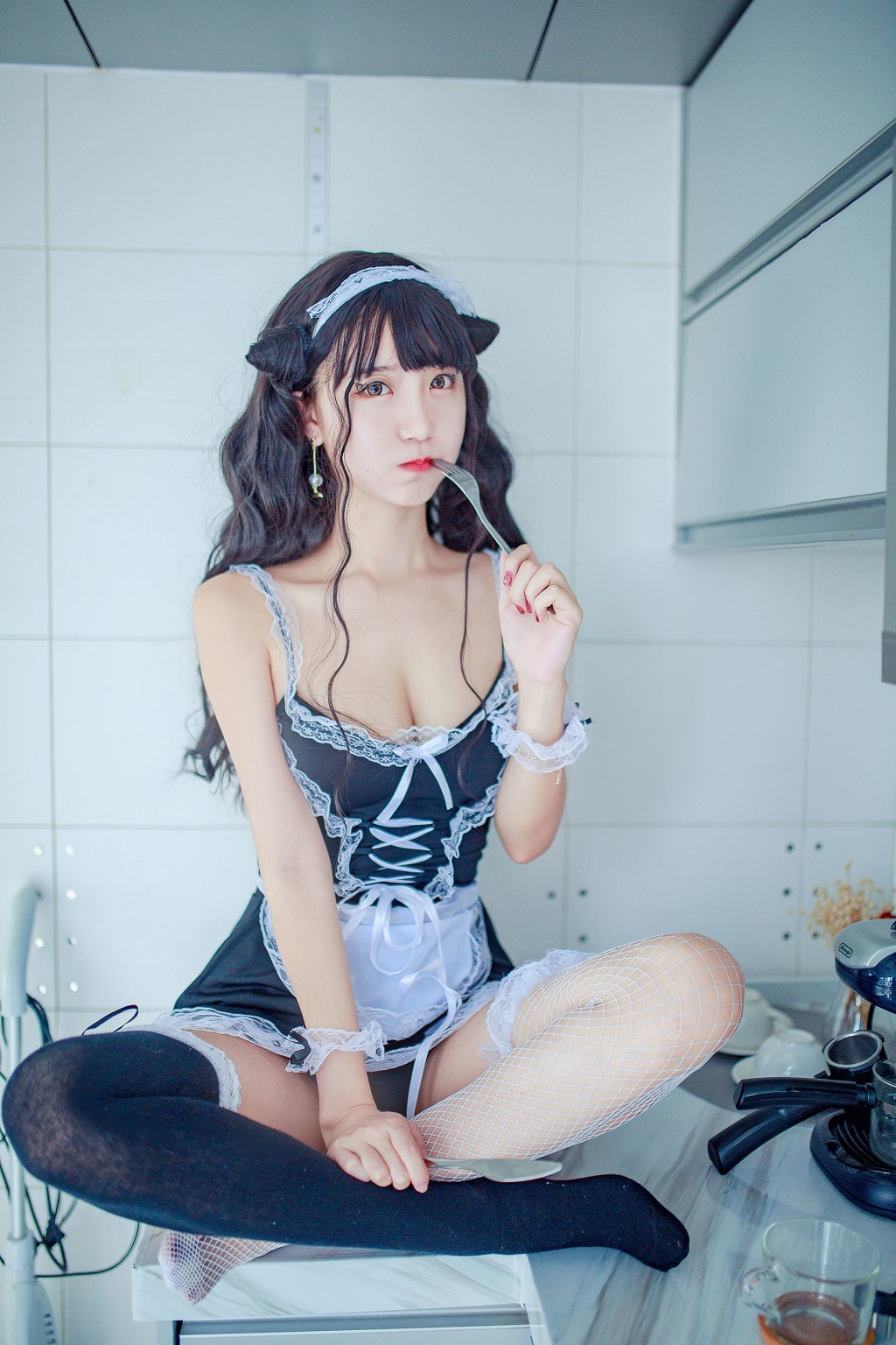 Coser Kurokawa 'Little Devil Maid Costume' [Cosplay Girl] Photo Book [26P