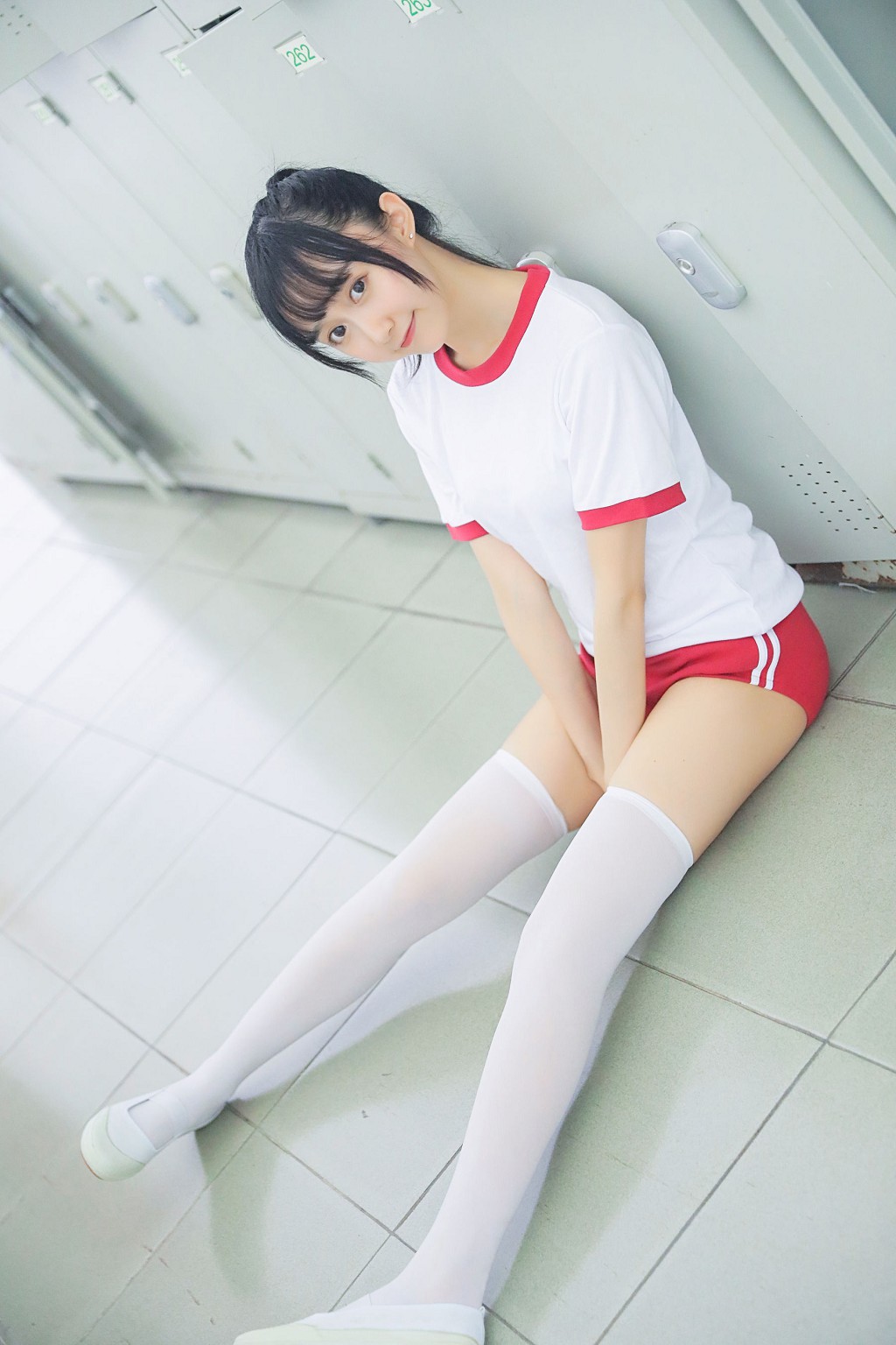 Mu Mianmian "Going to PE Class" [Cosplay Benefits] Photobook [42P