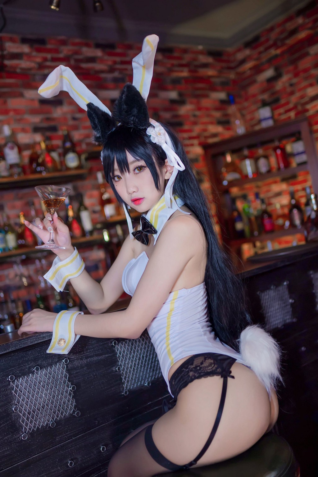 鬼畜瑶《バー バニーガール 水着の魔女》 [コスプレ福利] 写真集[35P