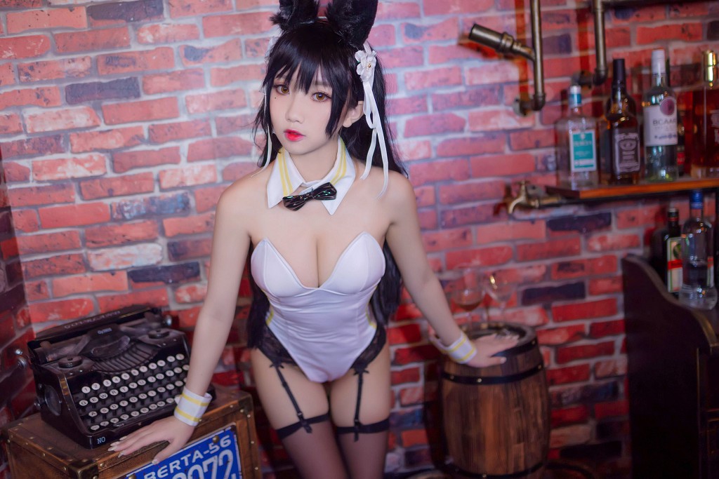 鬼畜瑶《バー バニーガール 水着の魔女》 [コスプレ福利] 写真集[35P