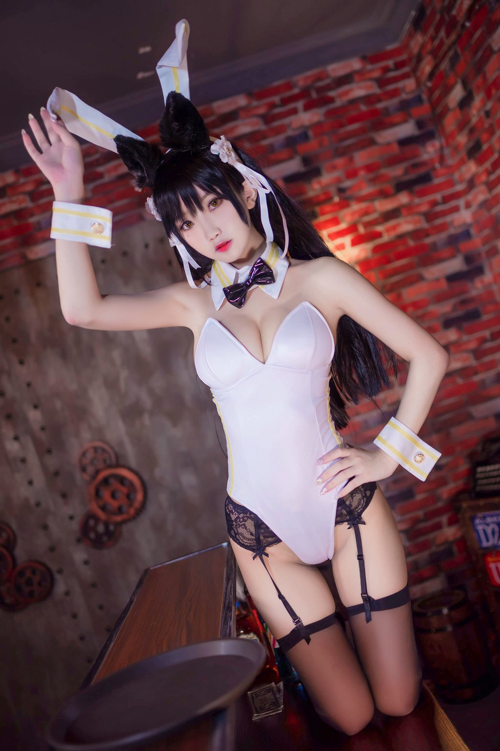 鬼畜瑶《バー バニーガール 水着の魔女》 [コスプレ福利] 写真集[35P