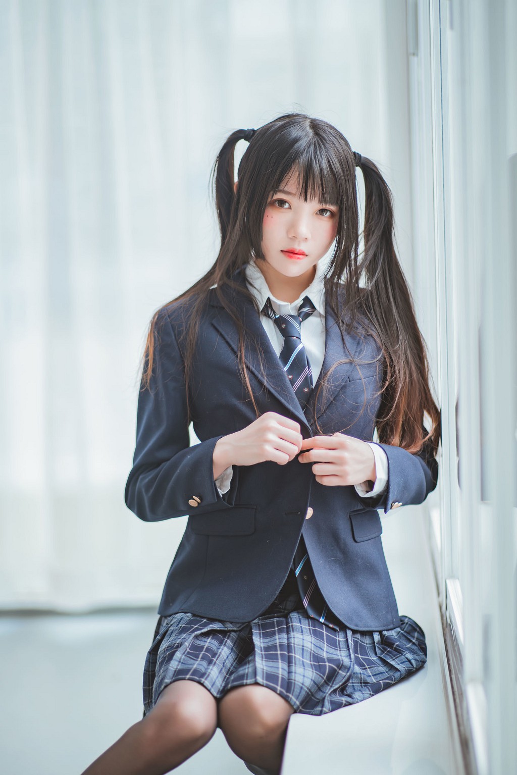 ซากุระโทเมียว《กงจี เจ่อฟู สือซิ่ว》 [Cosplay สาวสวย] หนังสือภาพ[45P
