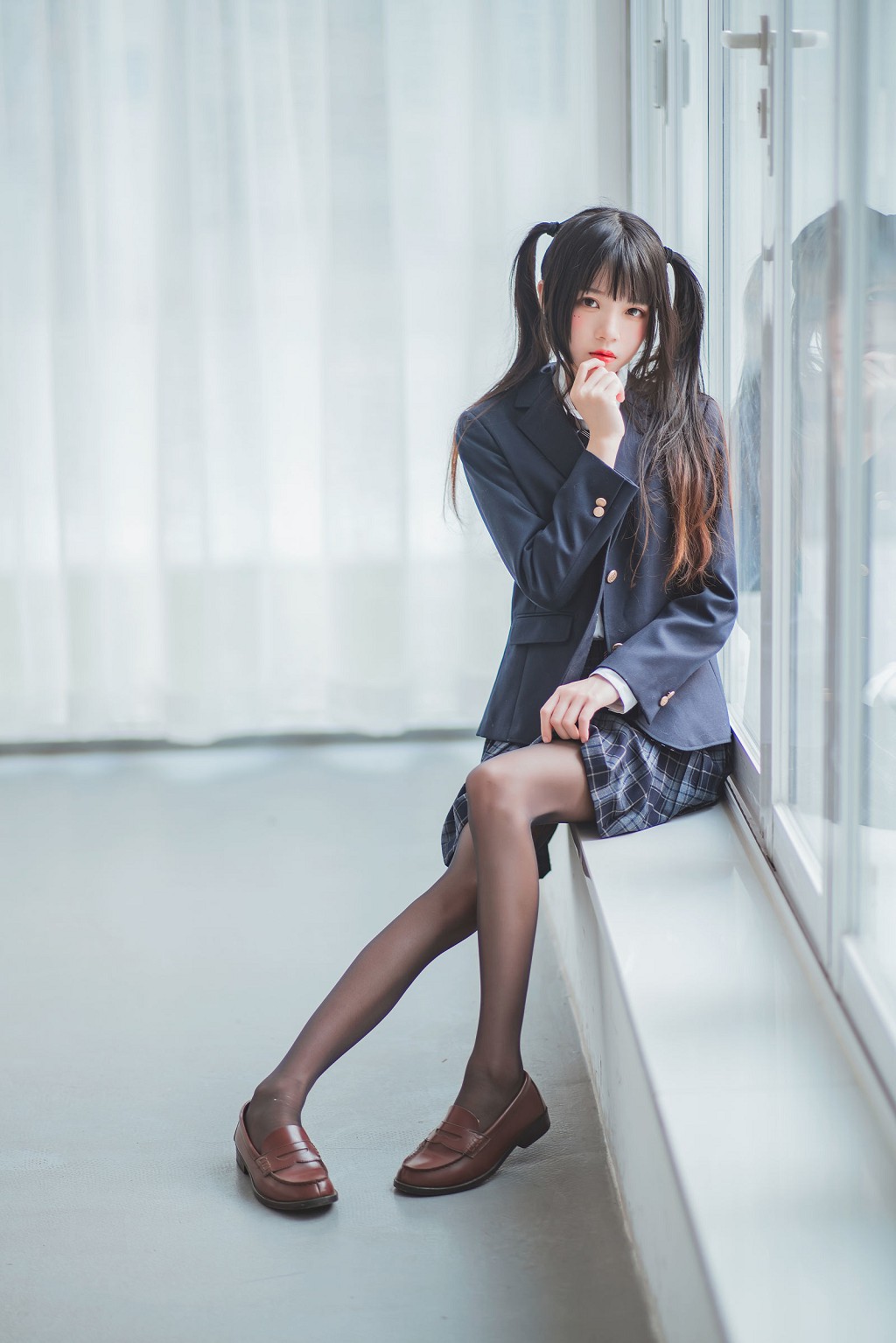 ซากุระโทเมียว《กงจี เจ่อฟู สือซิ่ว》 [Cosplay สาวสวย] หนังสือภาพ[45P