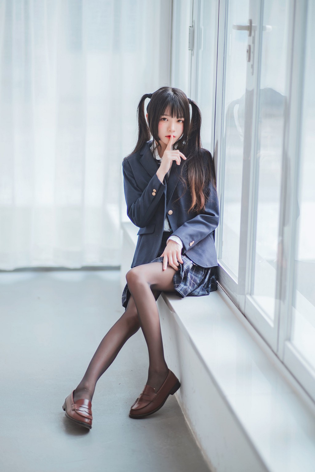 ซากุระโทเมียว《กงจี เจ่อฟู สือซิ่ว》 [Cosplay สาวสวย] หนังสือภาพ[45P