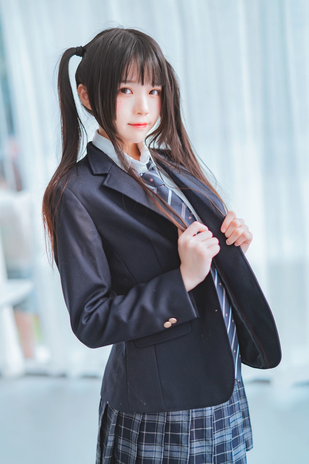 ซากุระโทเมียว《กงจี เจ่อฟู สือซิ่ว》 [Cosplay สาวสวย] หนังสือภาพ[45P