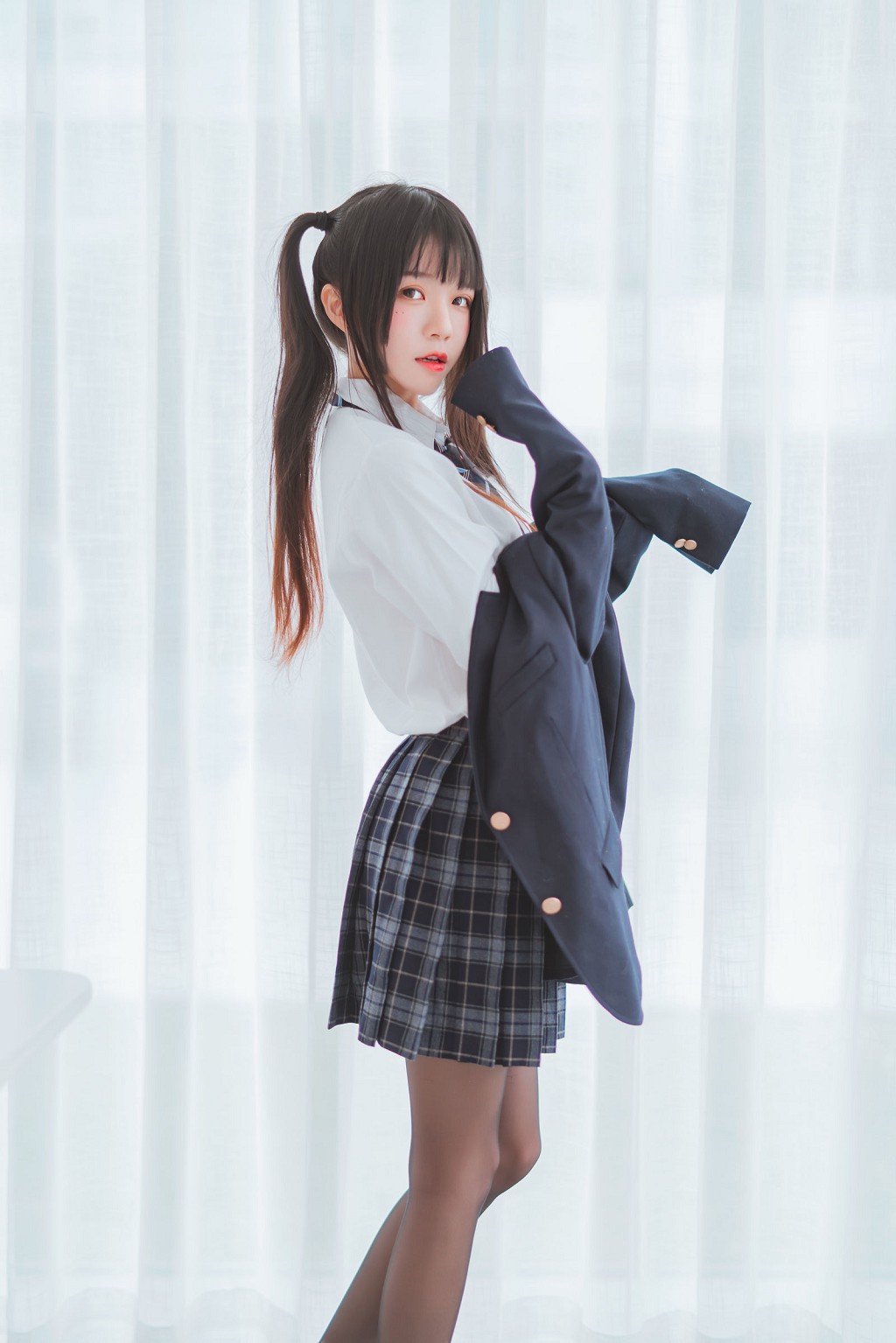 ซากุระโทเมียว《กงจี เจ่อฟู สือซิ่ว》 [Cosplay สาวสวย] หนังสือภาพ[45P