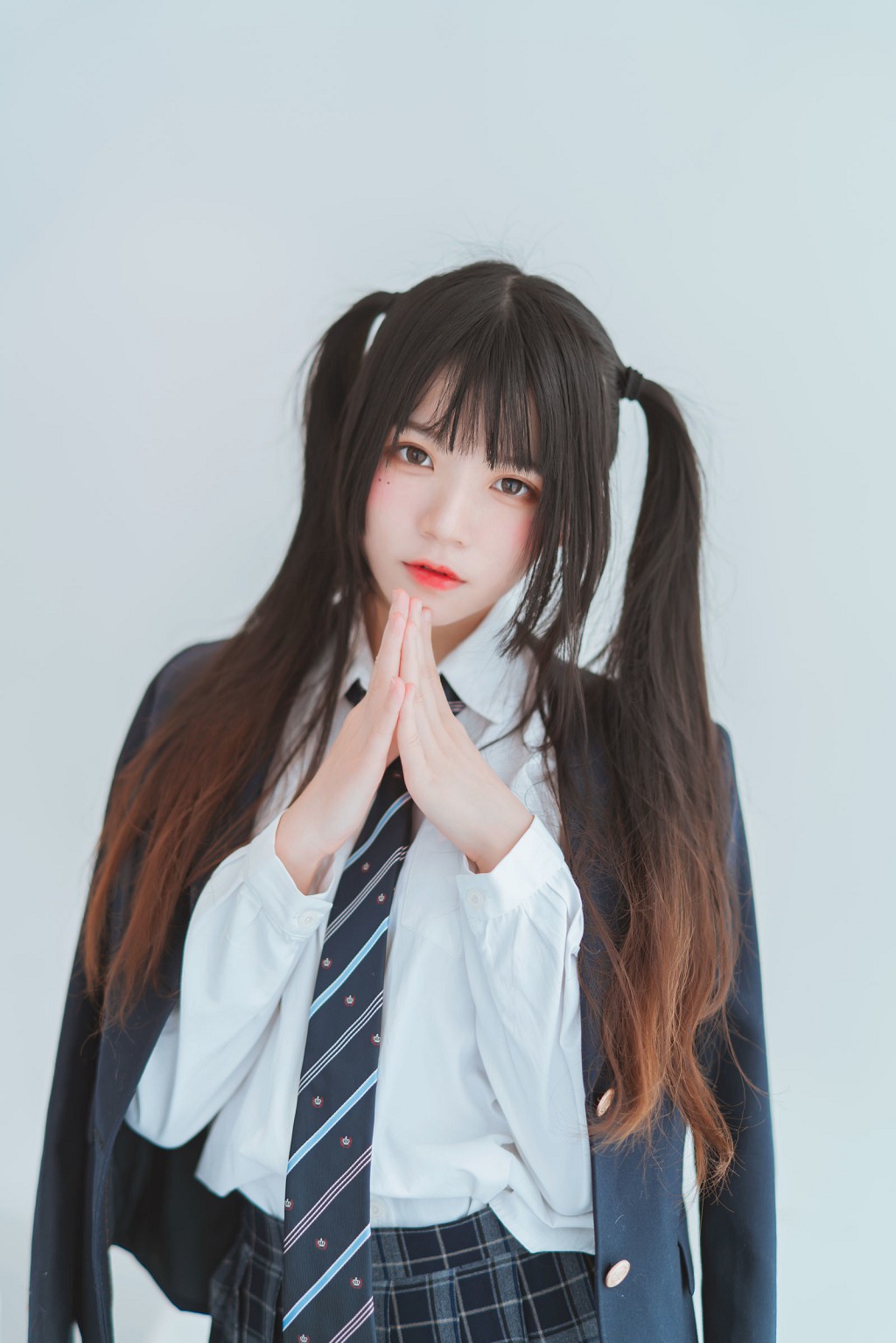ซากุระโทเมียว《กงจี เจ่อฟู สือซิ่ว》 [Cosplay สาวสวย] หนังสือภาพ[45P
