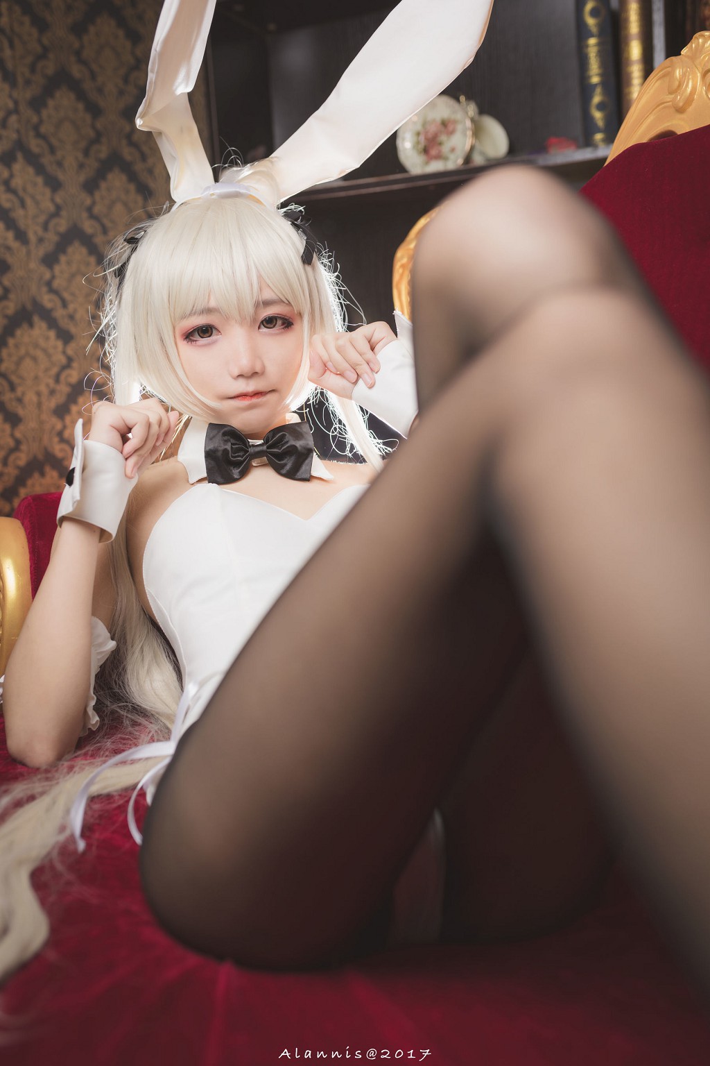 清纯少女五更百鬼《兔女郎+白丝美腿+不知火舞》 [Cosplay美女] 写真集[21P]