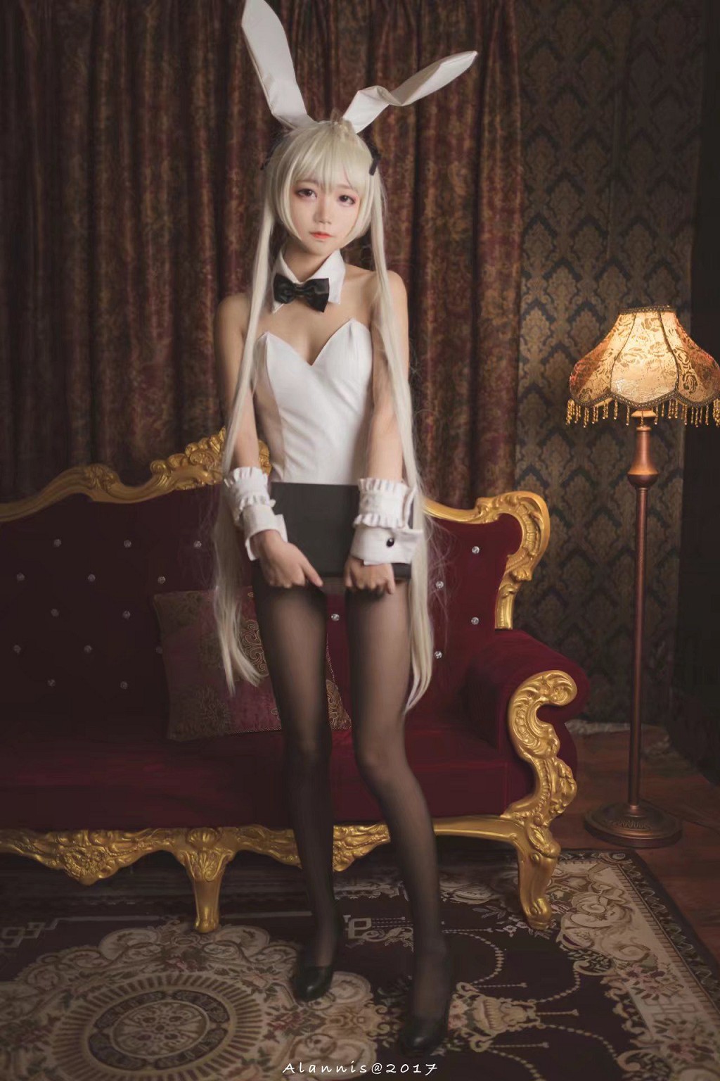 清纯少女五更百鬼《兔女郎+白丝美腿+不知火舞》 [Cosplay美女] 写真集[21P]