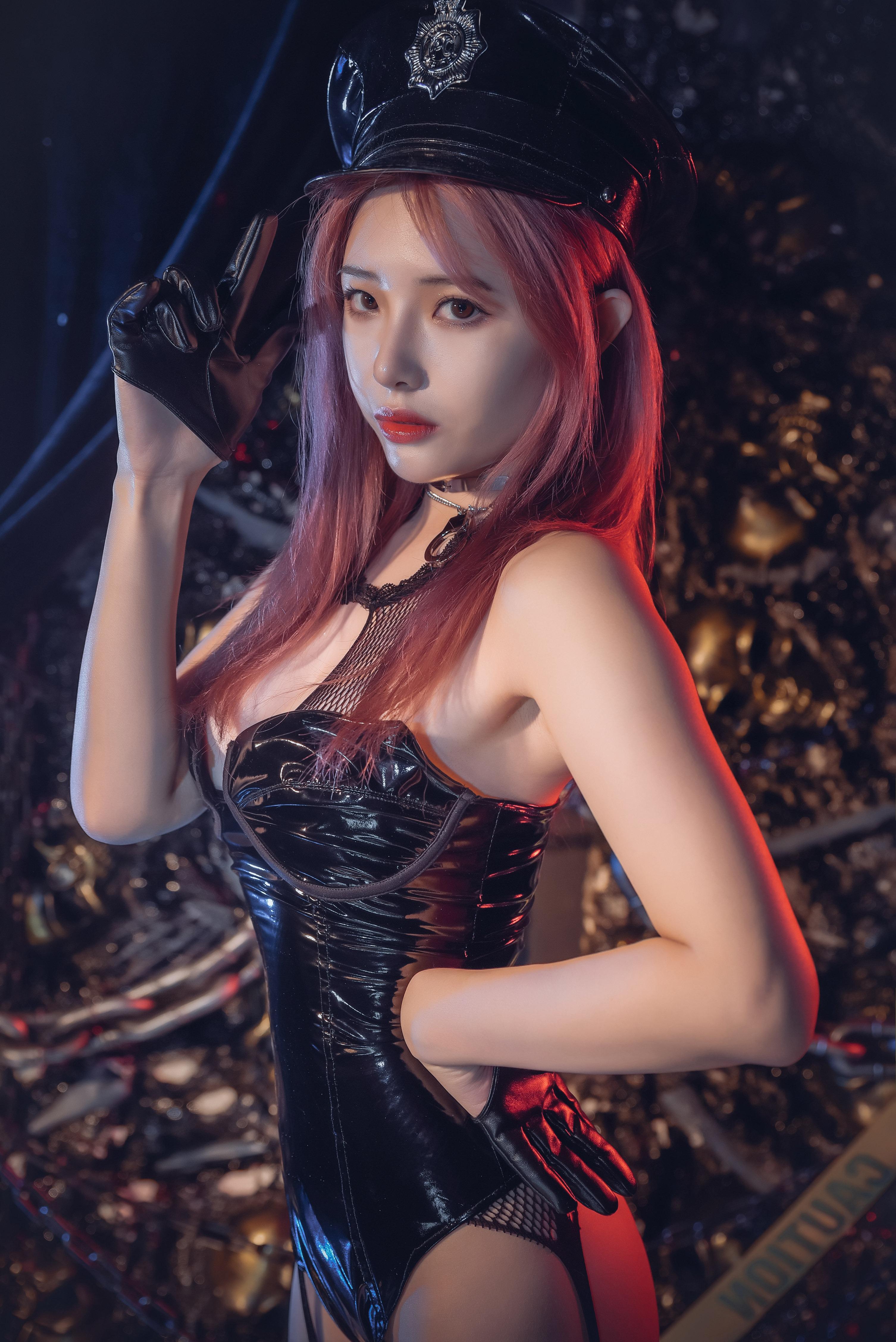 雯妹 女警 32P