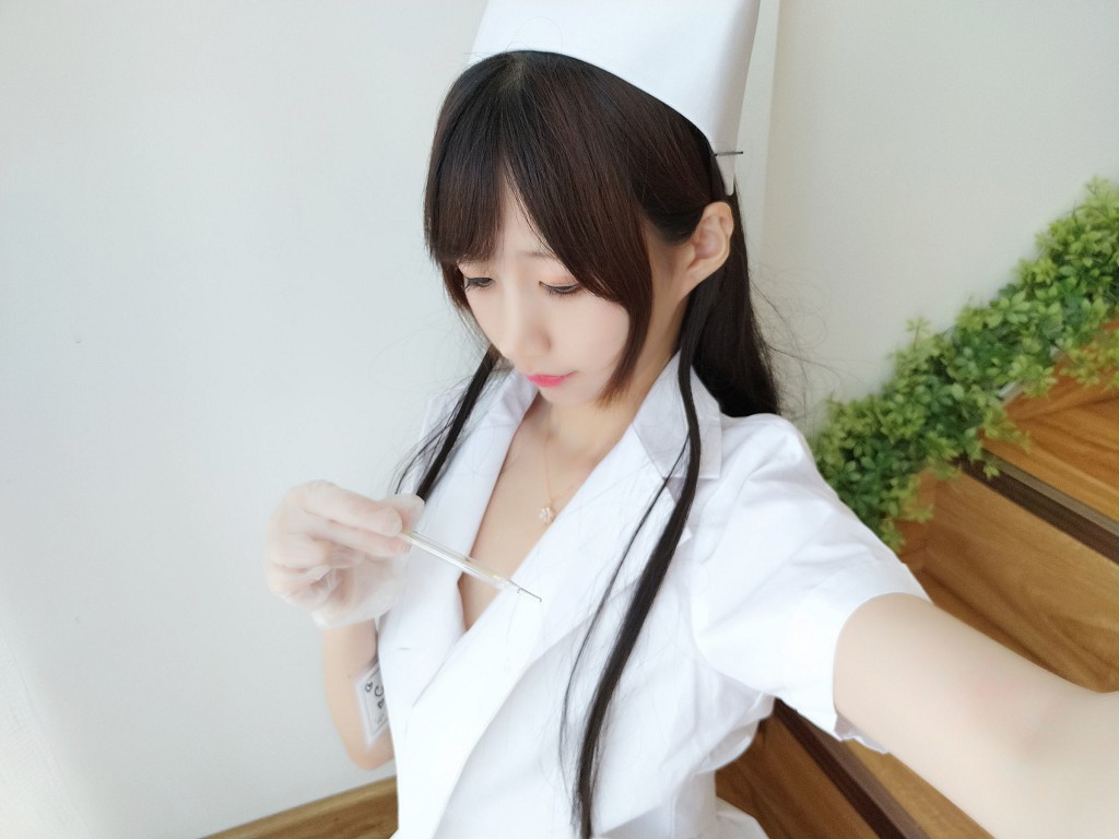 นากิสะมะโวหฺมคุง 《ซีรีส์ถ่ายเอง: นางพยาบาลชุดขาว》 [สาวสวยคอสเพลย์] หนังสือภาพ[40P
