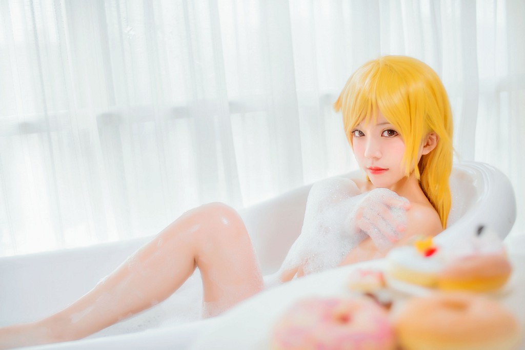 桜桃喵《小忍浴缸》 [萝莉COS] 写真集[50P]