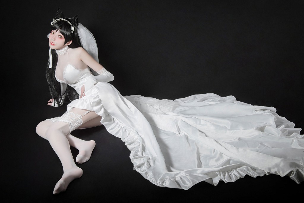 小妖精你的负卿《爱宕花嫁 居家私服 穹妹女仆》 [Cosplay福利] 写真集[26P]