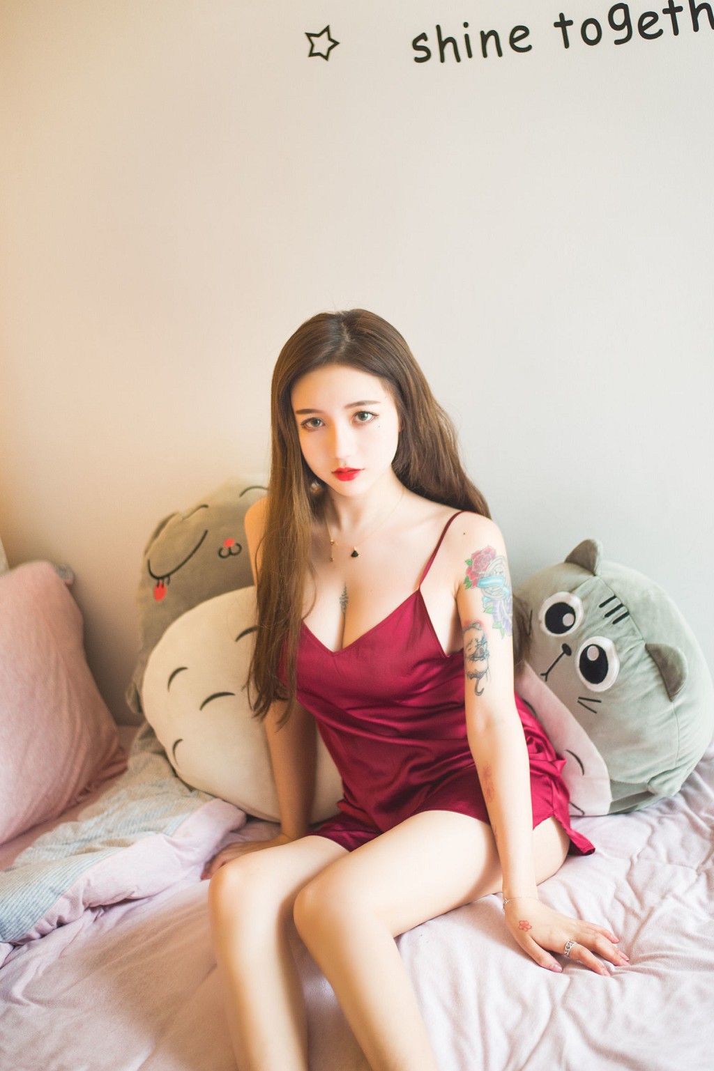 COSER洛丽塔大哥《吊带睡衣 2B改》 [Cosplay美女] 写真集[29P]