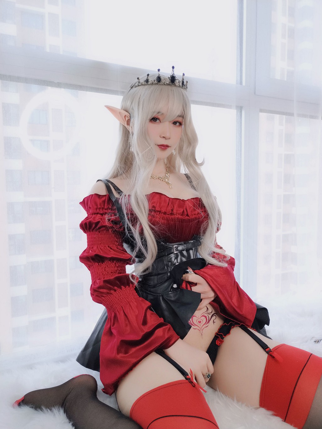 COSER白银81《皇家吸血鬼》 [Cosplay少女] 写真集[50P]