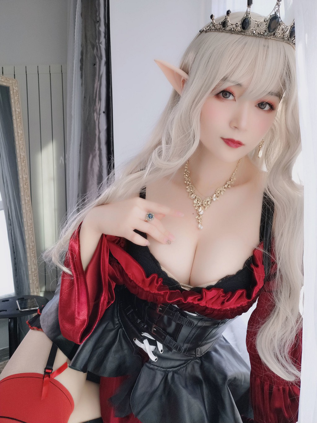 COSER白银81《皇家吸血鬼》 [Cosplay少女] 写真集[50P]