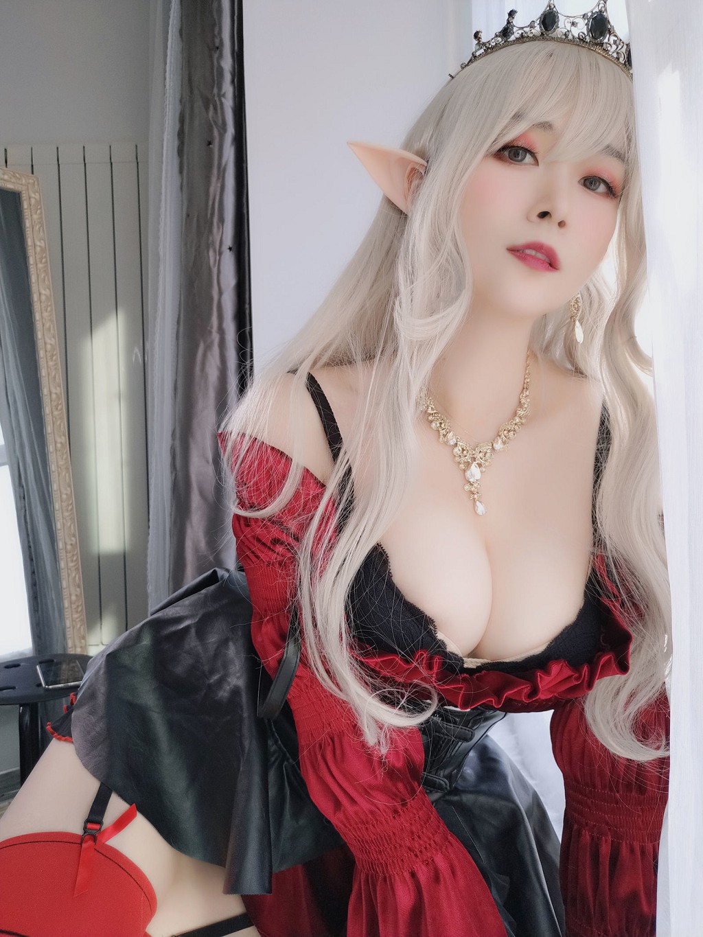 COSER白银81《皇家吸血鬼》 [Cosplay少女] 写真集[50P]