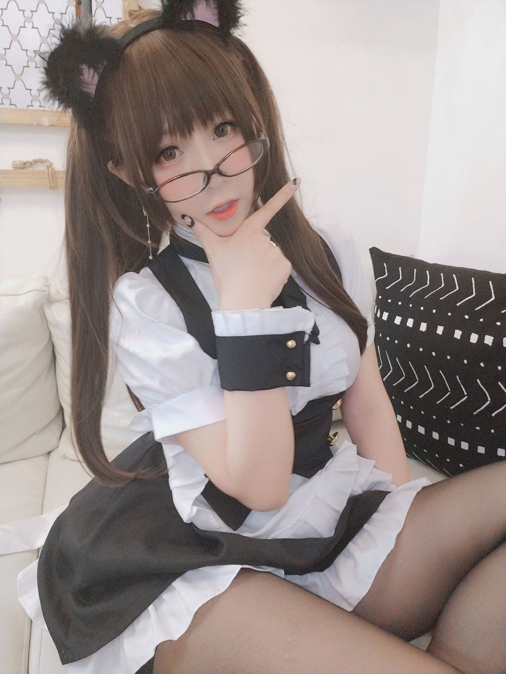 Yaoyao Le Yoyo: Black Silk Maid [Cosplay Beauty] Photobook [59P