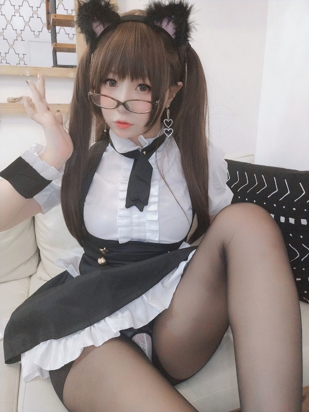 Yaoyao Le Yoyo: Black Silk Maid [Cosplay Beauty] Photobook [59P