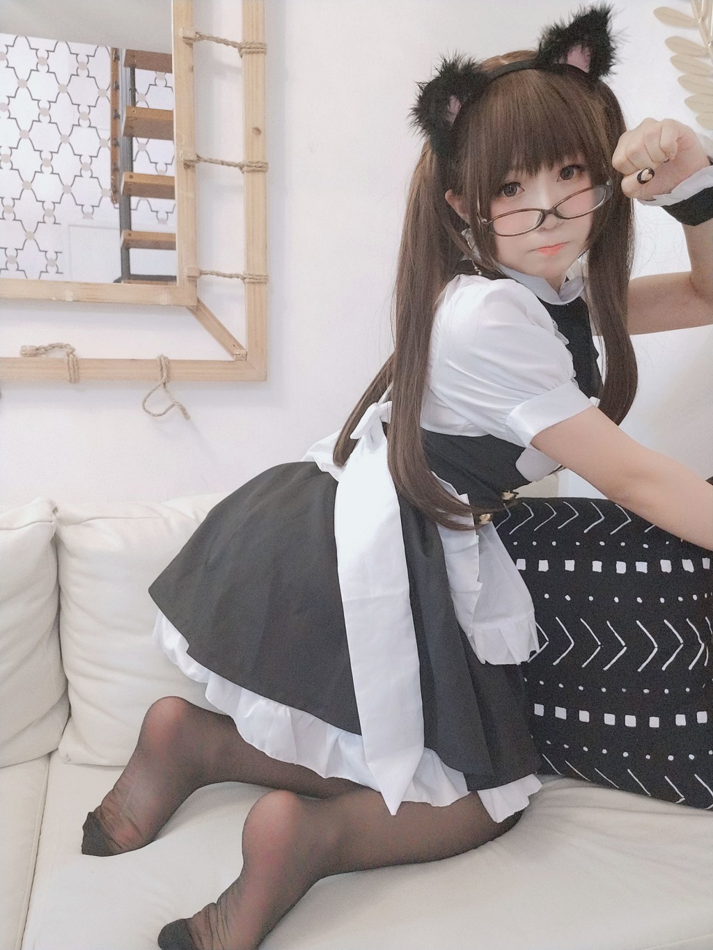 Yaoyao Le Yoyo: Black Silk Maid [Cosplay Beauty] Photobook [59P